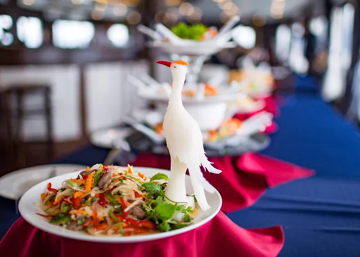 Alisa Cruise 5* Ha Long