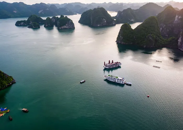 Alisa Cruise  Ha Long
