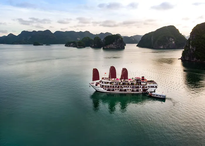 Alisa Cruise Ha Long