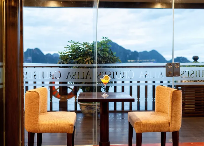 Alisa Cruise  Ha Long