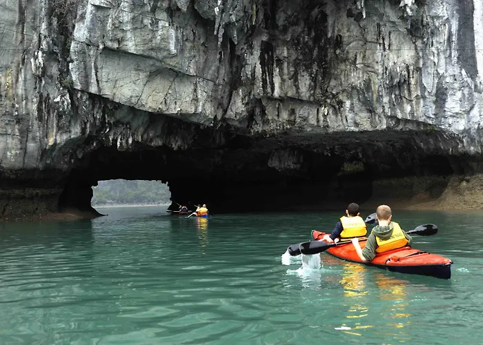 Alisa Cruise 5* Ha Long