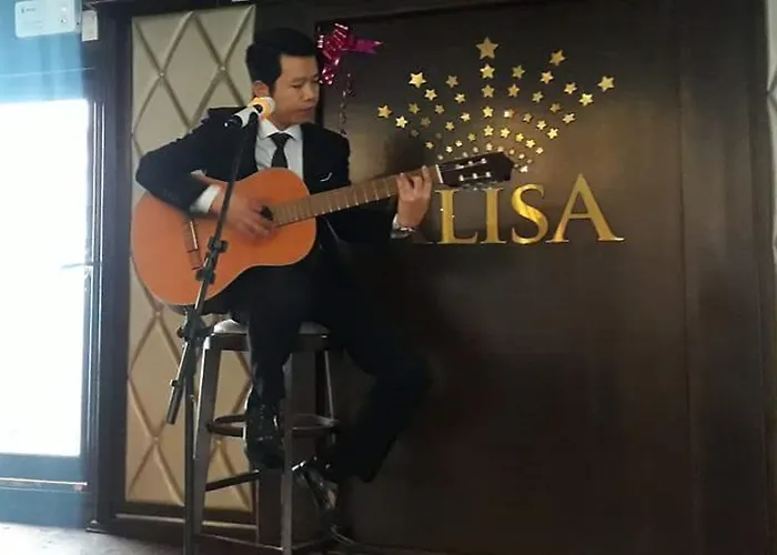 Alisa Cruise  Ha Long
