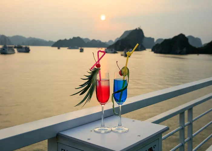 Alisa Cruise Ha Long