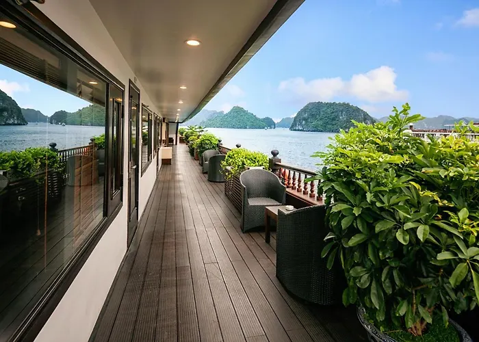  Alisa Cruise Ha Long